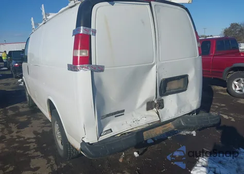 2013 Chevrolet Express 2500 Work Van z USA, uszkodzony, nr VIN 1GCWGFCA5D1105436